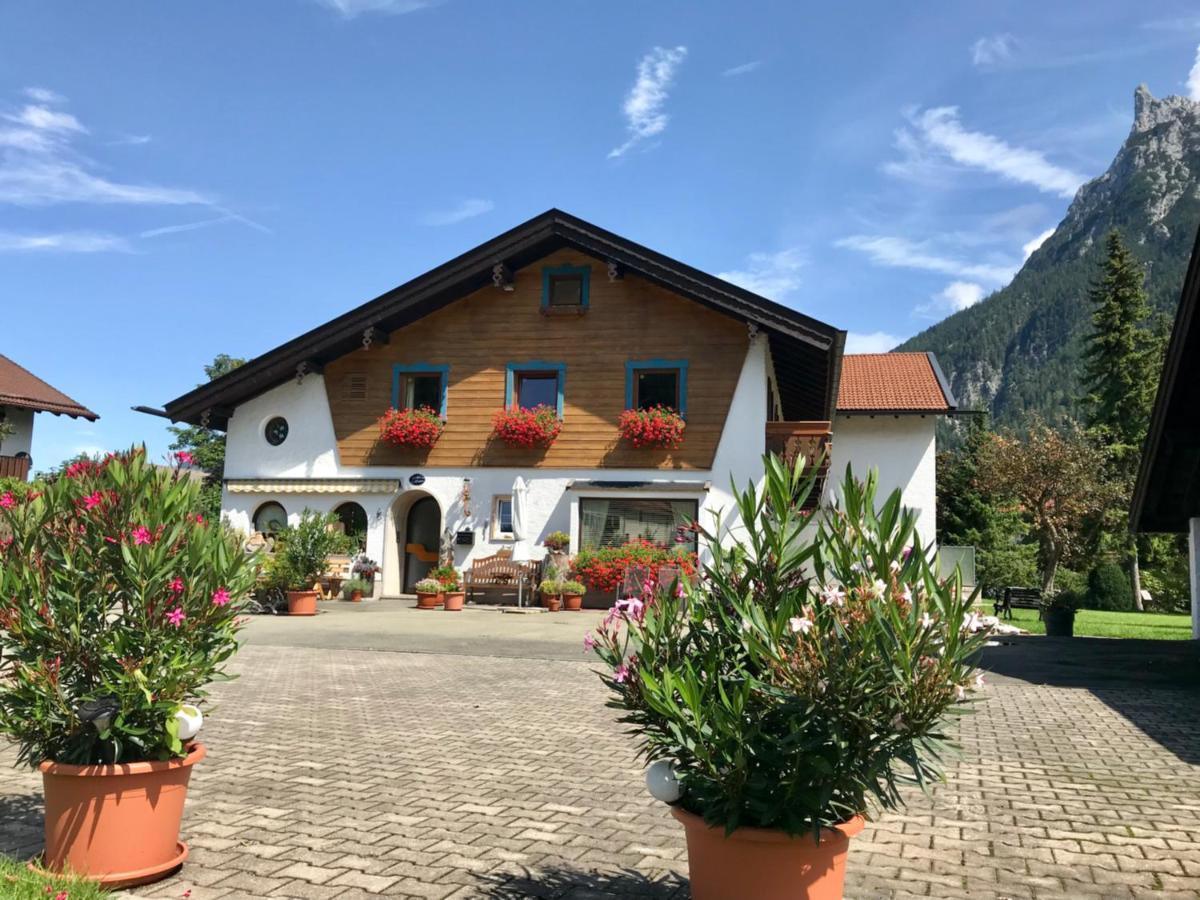 Gaestehaus Edlhuber มิทเทนวัลด์ ภายนอก รูปภาพ
