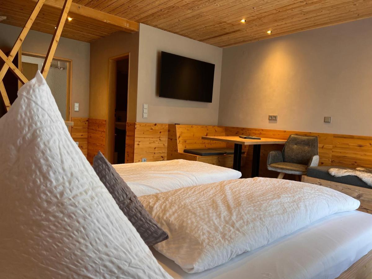 Gaestehaus Edlhuber มิทเทนวัลด์ ภายนอก รูปภาพ
