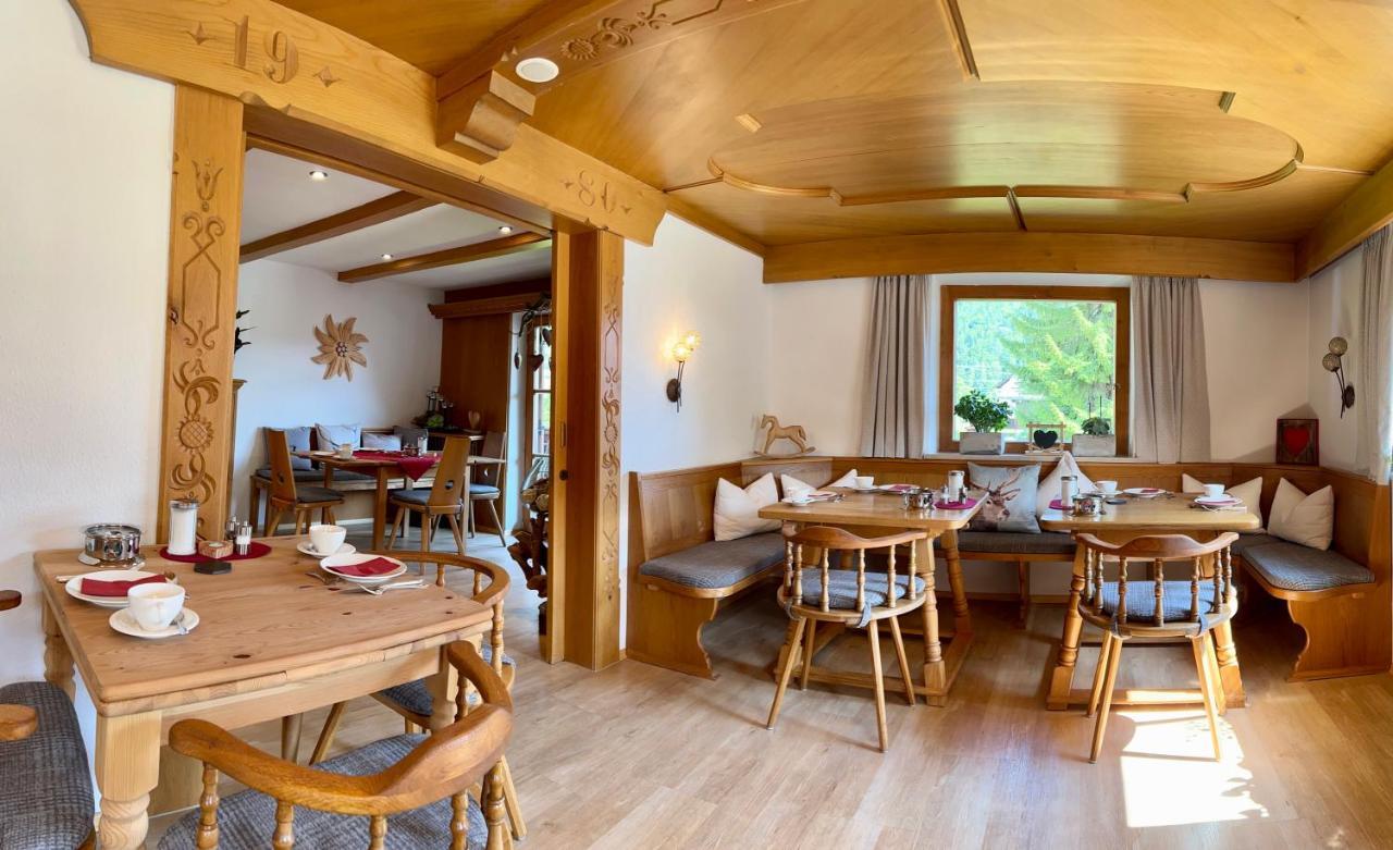 Gaestehaus Edlhuber มิทเทนวัลด์ ภายนอก รูปภาพ