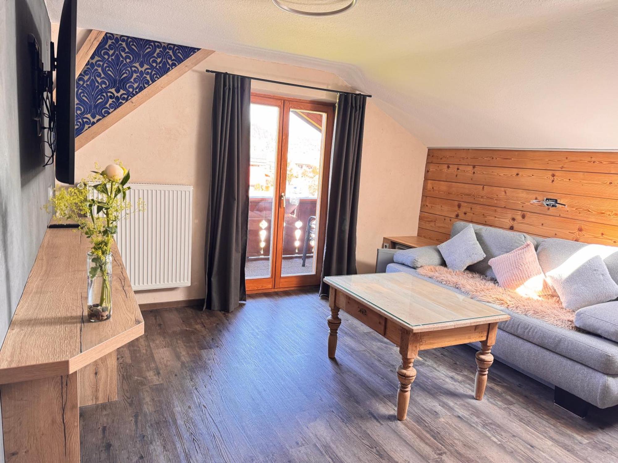 Gaestehaus Edlhuber มิทเทนวัลด์ ภายนอก รูปภาพ