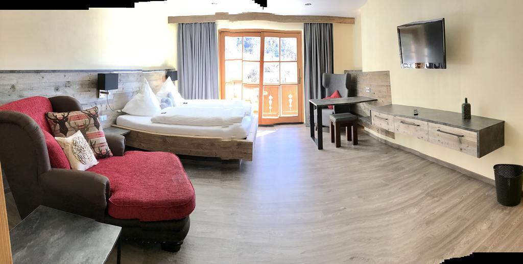 Gaestehaus Edlhuber มิทเทนวัลด์ ภายนอก รูปภาพ
