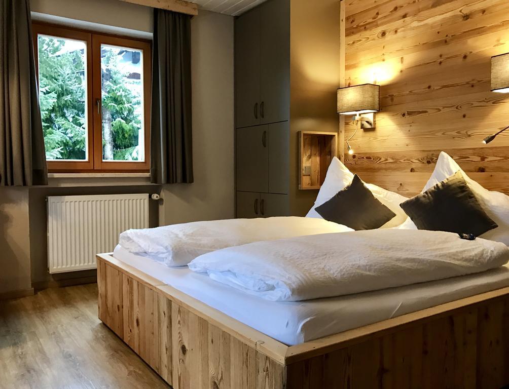 Gaestehaus Edlhuber มิทเทนวัลด์ ภายนอก รูปภาพ